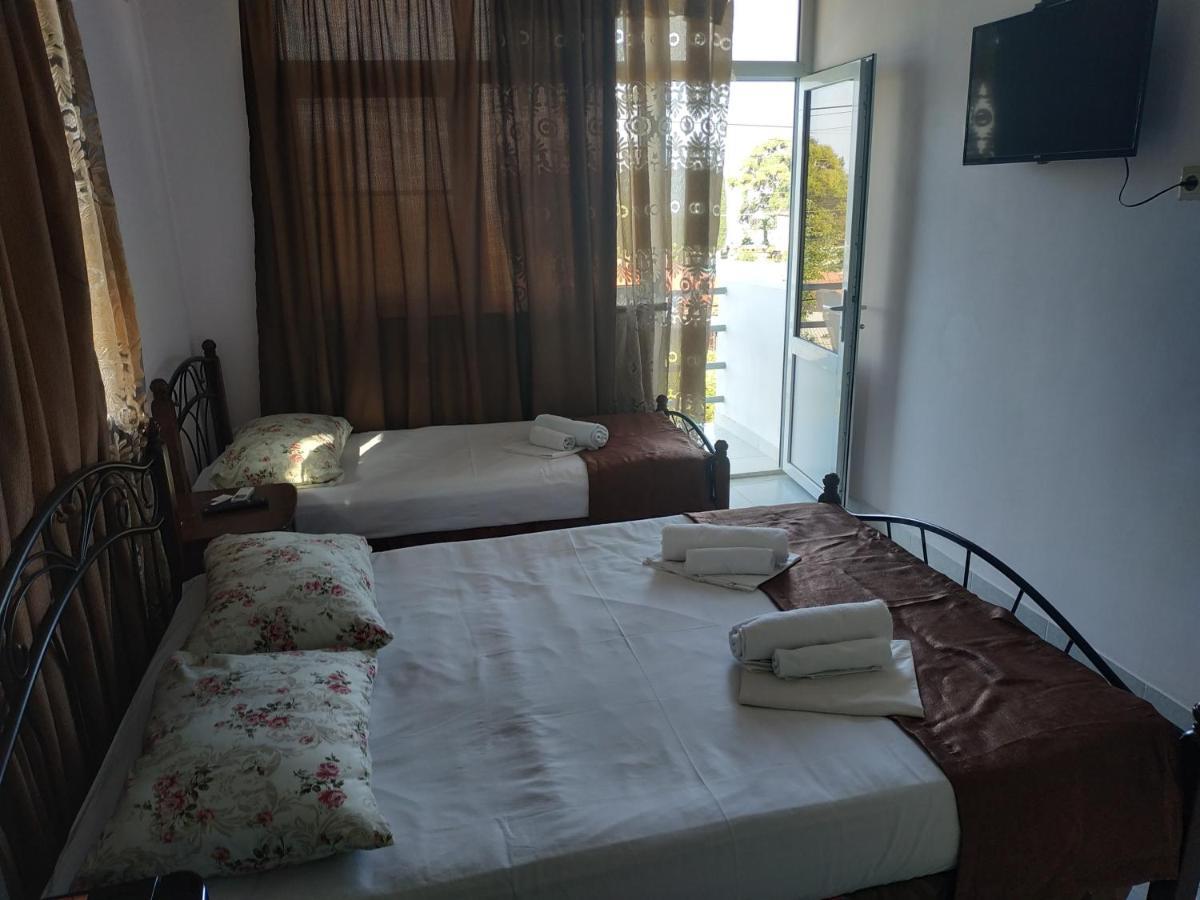 Guest House U Antoniny Gagra Exterior foto