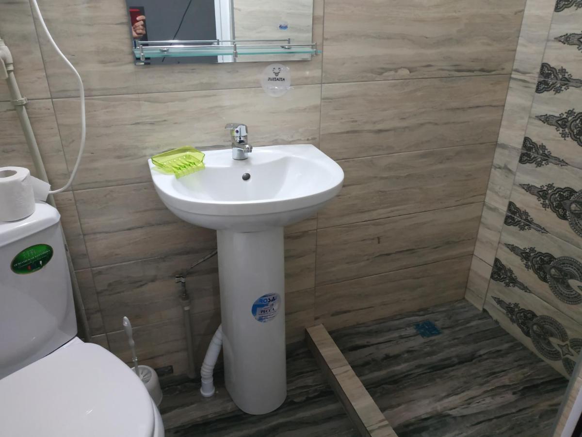 Guest House U Antoniny Gagra Exterior foto