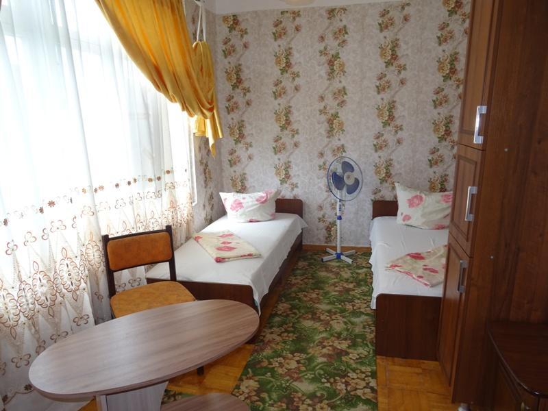 Guest House U Antoniny Gagra Exterior foto